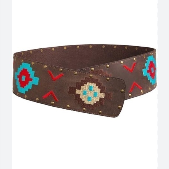 Noble Outfitters Leather Wrap Around/Velcro Embroidered Aztec belt size large.